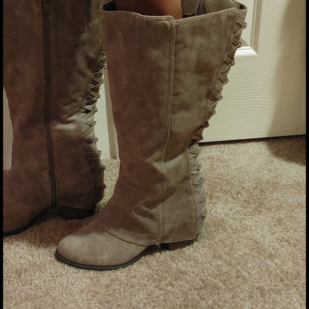 Boots ( never worn)
